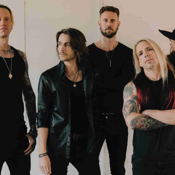 Velvet Chains apresenta nova formação e single “GHOST IN THE SHELL”