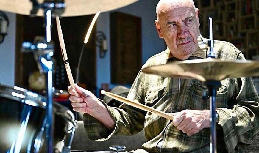 Bill Ward, ex-Black Sabbath, trabalha em dois álbuns solo inéditos