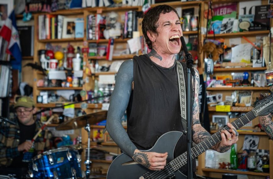 Laura Jane Grace, do Against Me!, é acusada de abuso pela esposa Paris Campbell Grace