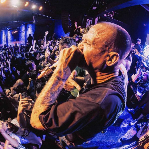 Terror e a celebração do hardcore em São Paulo