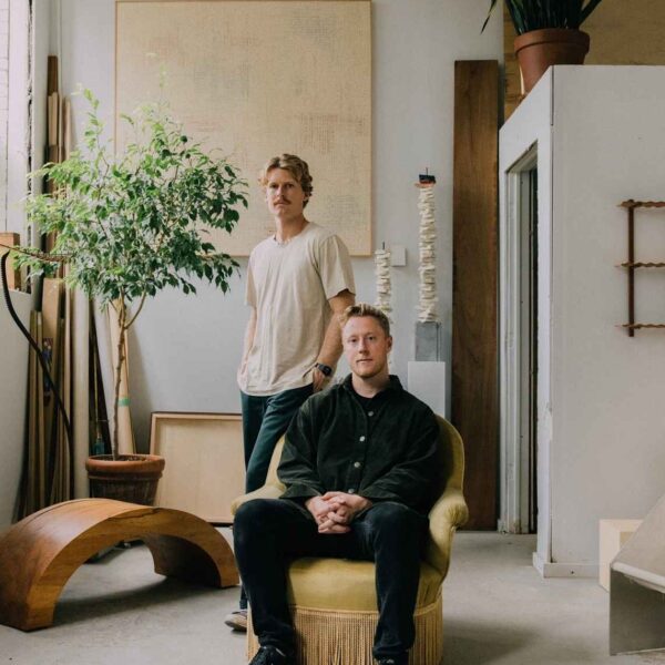 Duo australiano Hollow Coves está no Brasil para quatro shows 