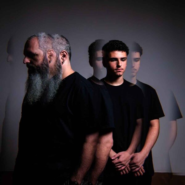 Hungrs celebra 1 ano do álbum Simbiose com edição especial e faixa inédita