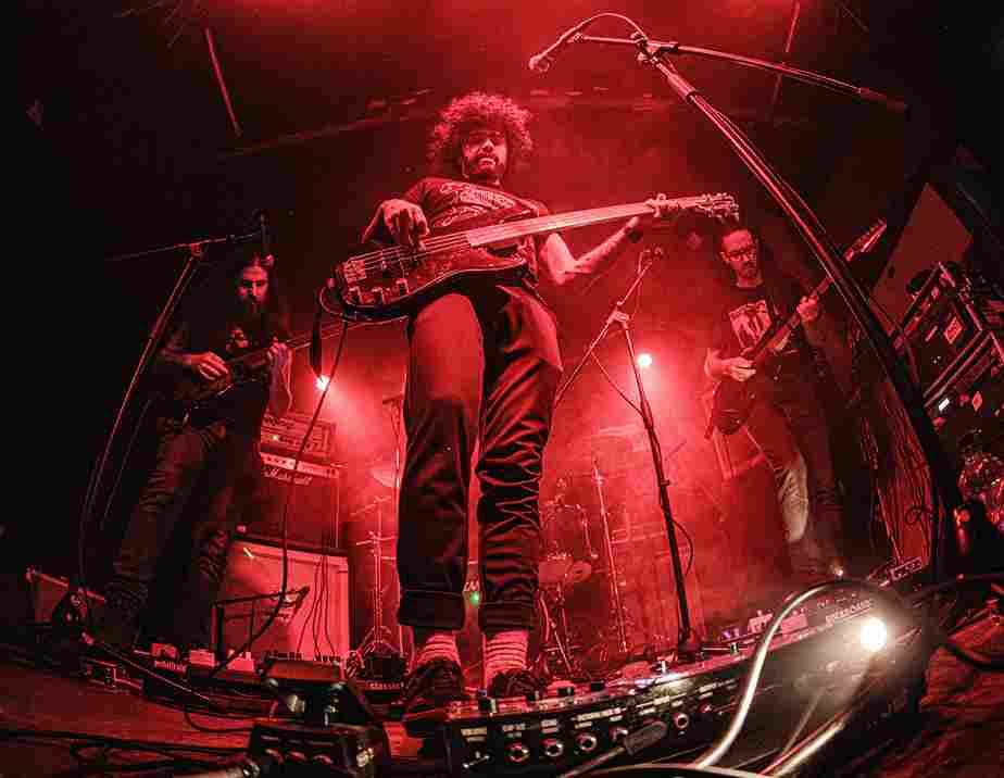 Cinerea anuncia “To Ground Myself in the Present”, novo trabalho que une sludge atmosférico, post-metal e blackened hardcore