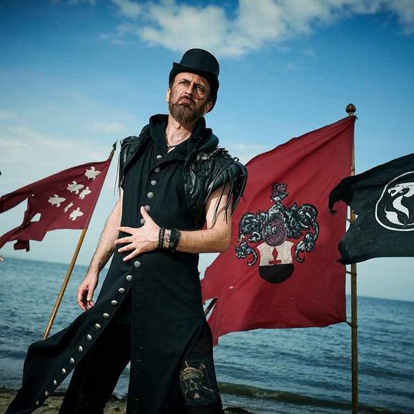 FEUERSCHWANZ: “NUNCA IMAGINEI QUE TOCARÍAMOS NA AMÉRICA LATINA OU MESMO FORA DO MUNDO DE LÍNGUA ALEMÃ.”