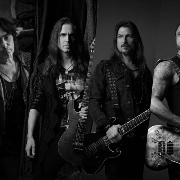 Angra anuncia o fim do hiato no dia em que comemora os 30 anos de Holy Land