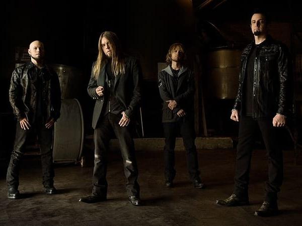 Drowning Pool, nome forte do nu metal nos anos 2000, faz 3 shows no Brasil em maio