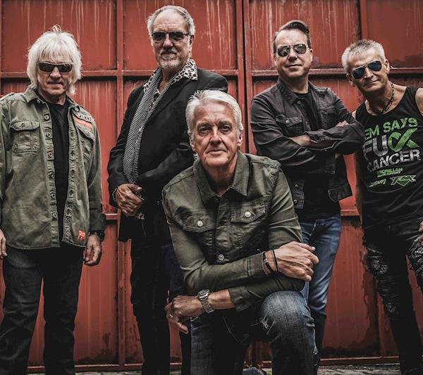 FM celebra os 40 anos de “Indiscreet” com show em SP nesta quinta