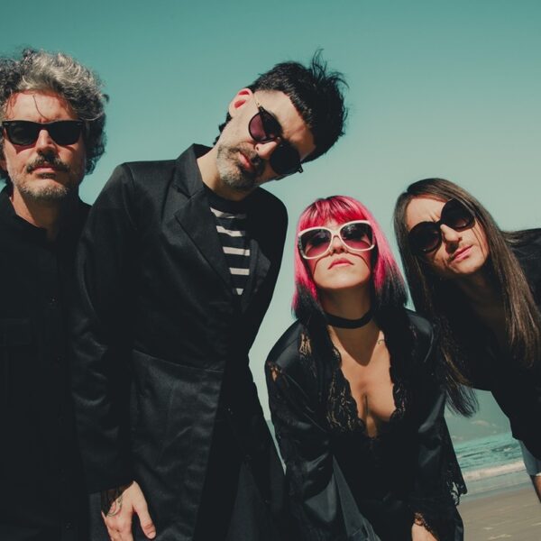 Supercombo toca álbuns Festa? e Adeus, Aurora na Casa Rockambole (13/03)