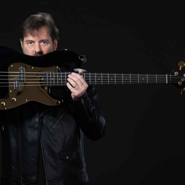 Andria Busic lança primeiro álbum solo “Life As It Is” pela Dynamo Records