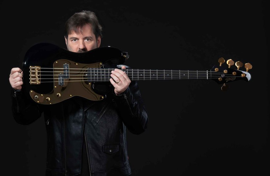 Andria Busic lança primeiro álbum solo “Life As It Is” pela Dynamo Records