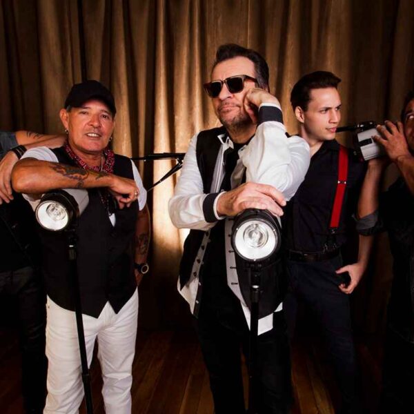 Camisa de Vênus retorna a São Paulo e divide palco com a revelação Violett neste domingo