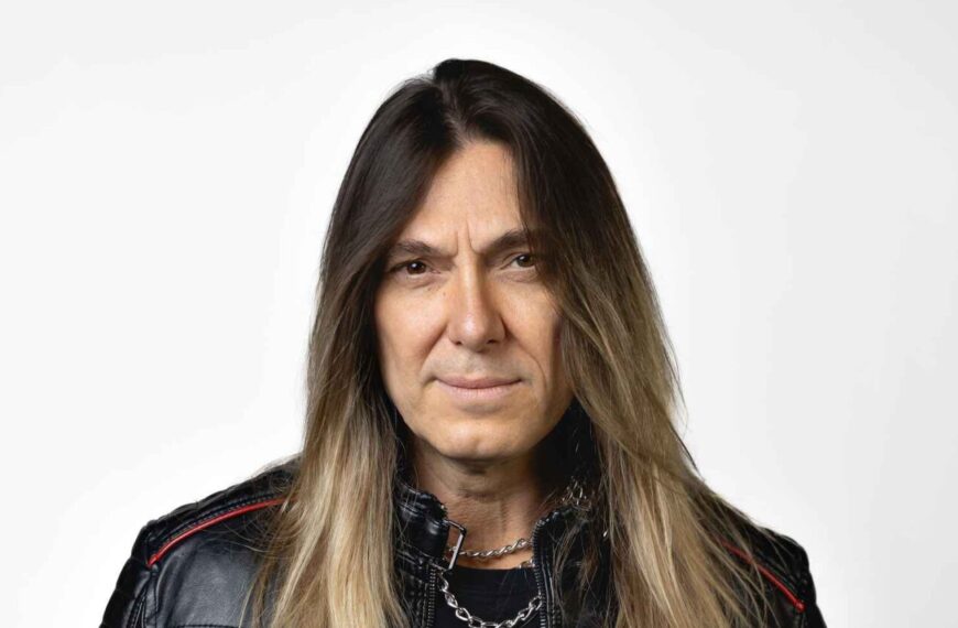 Edu Falaschi promove audição exclusiva de “Mi’raj” para compradores da box do novo álbum