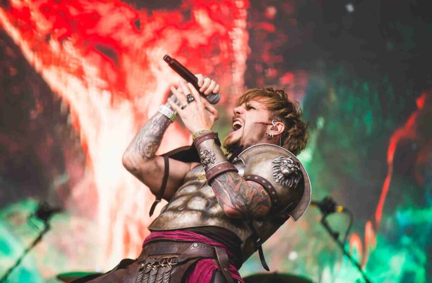 Feuerschwanz transforma o palco do Bangers Open Air em festa medieval