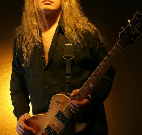 Roland Grapow traz ao Brasil show especial celebrando 30 anos de clássico do Helloween