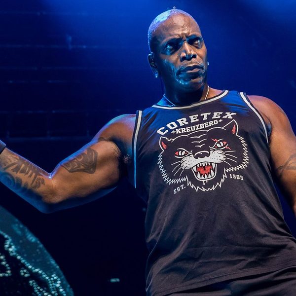 Derrick Green confirma planos de nova banda e projeta futuro após o Sepultura