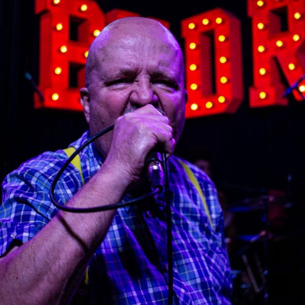 Garotos Podres lançam show ao vivo no BVDR Grava