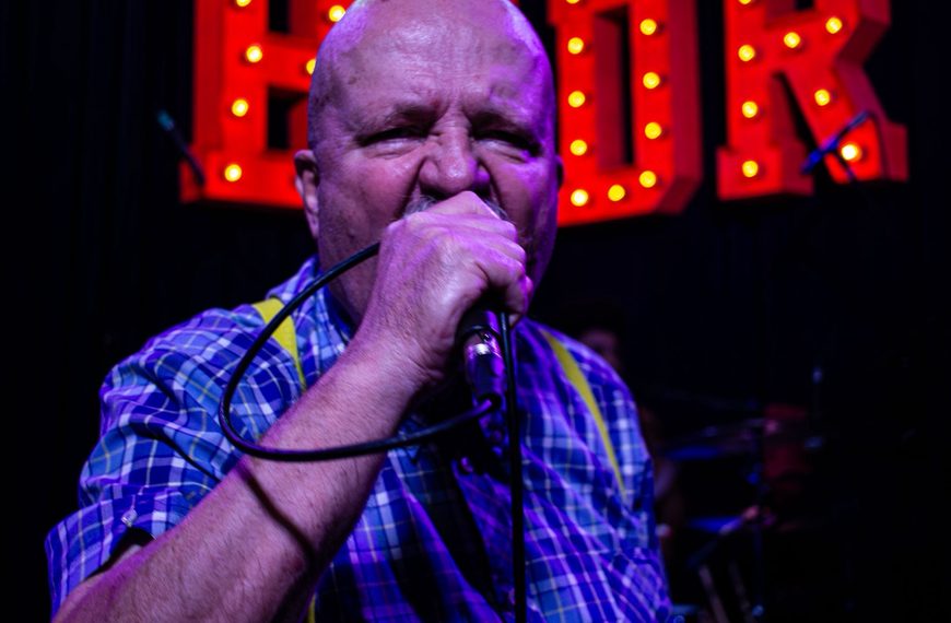 Garotos Podres lançam show ao vivo no BVDR Grava