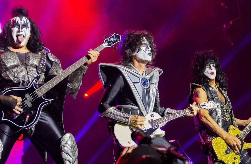 KISS anuncia retorno do “KISS Kruise: Landlocked In Vegas” em 2026