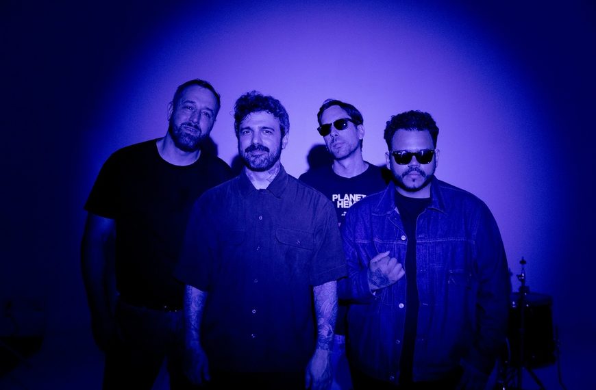 Anônimos Anônimos registra timidez de amigos em videoclipe do novo single