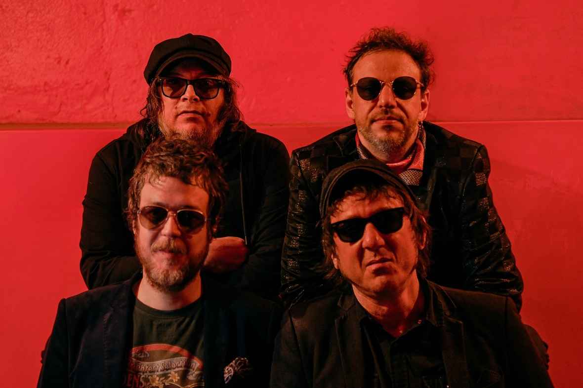 Cachorro Grande consolida retorno à estrada com show no Cine Joia (SP)