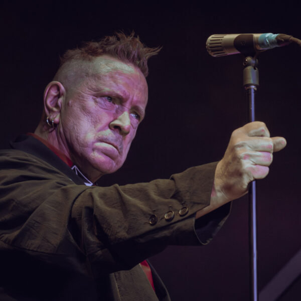 P.I.L entrega noite histórica em São Paulo após mais de três décadas