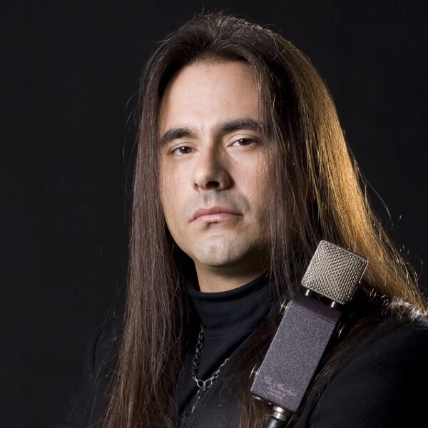 Documentário “Andre Matos – Maestro do Rock” terá versões estendidas dos episódios 1 e 2 exibidas pelo Circuito Spcine em comemoração ao Dia do Metal