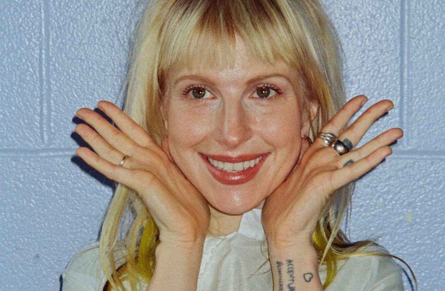 Hayley Williams anuncia show extra em São Paulo após alta demanda por ingressos