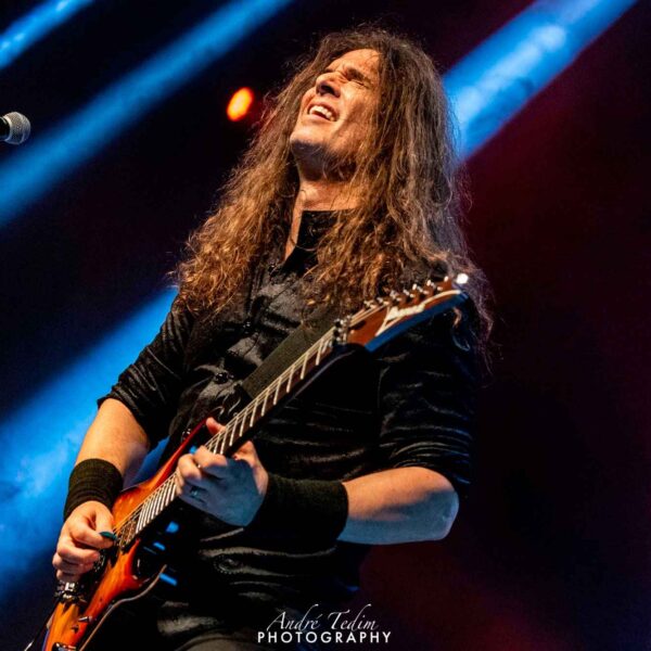 Kiko Loureiro terá Mauro Henrique como convidado especial nos últimos shows da turnê “Theory of Mind” no Brasil