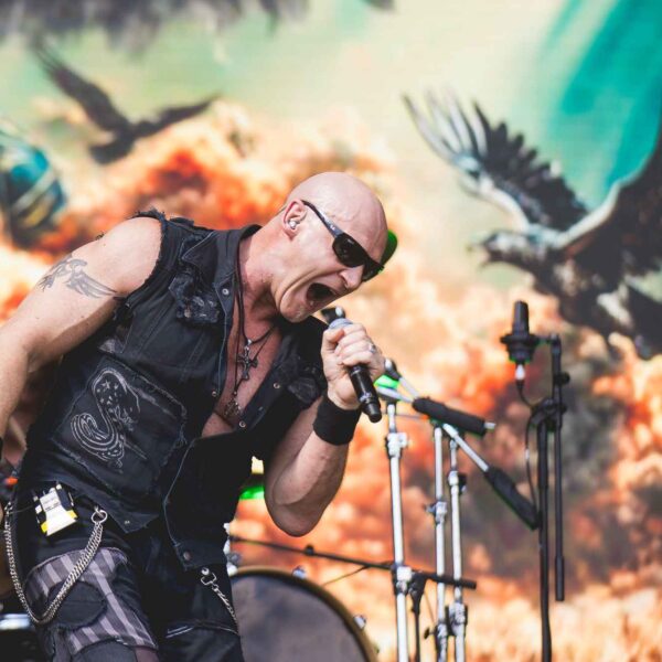 Primal Fear dá uma aula de heavy metal com energia e vigor no Bangers Open Air