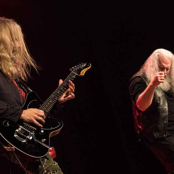 Bride retorna ao Brasil para celebração do álbum Snakes in the Playground