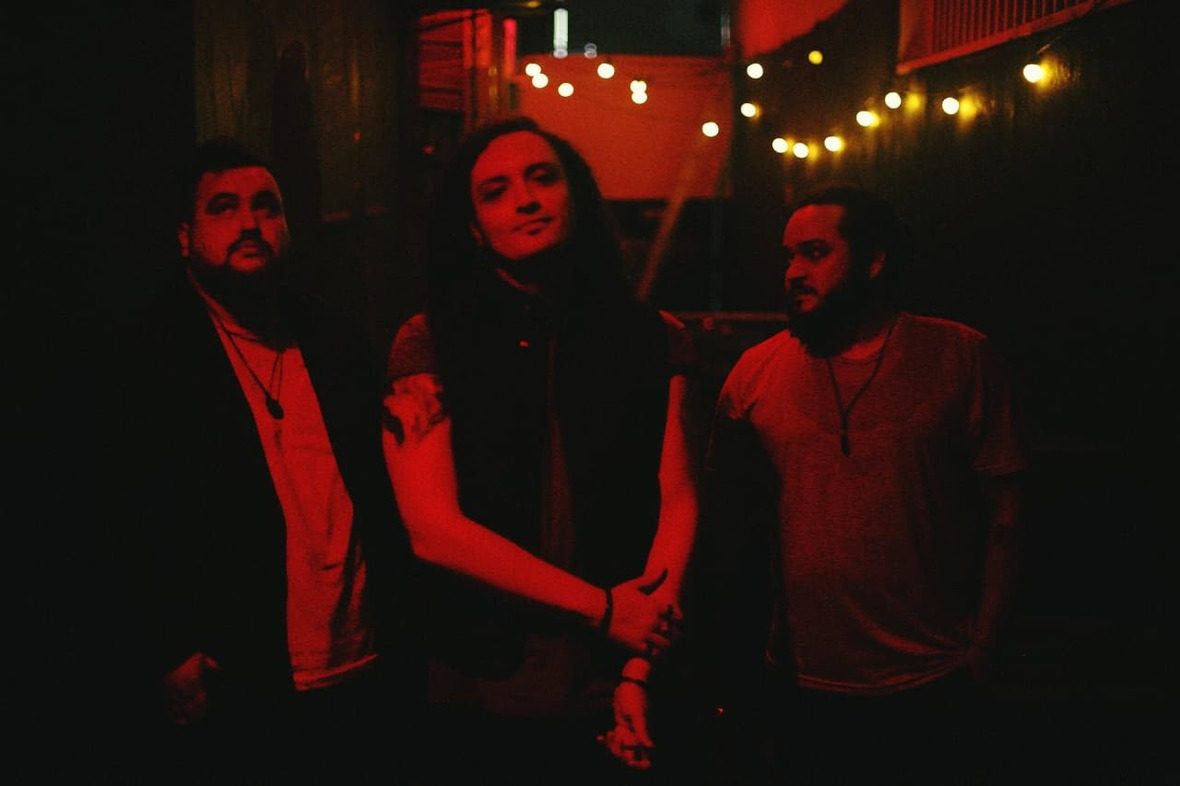 OVM mergulha nos ciclos da mente no novo EP ‘Senóides’