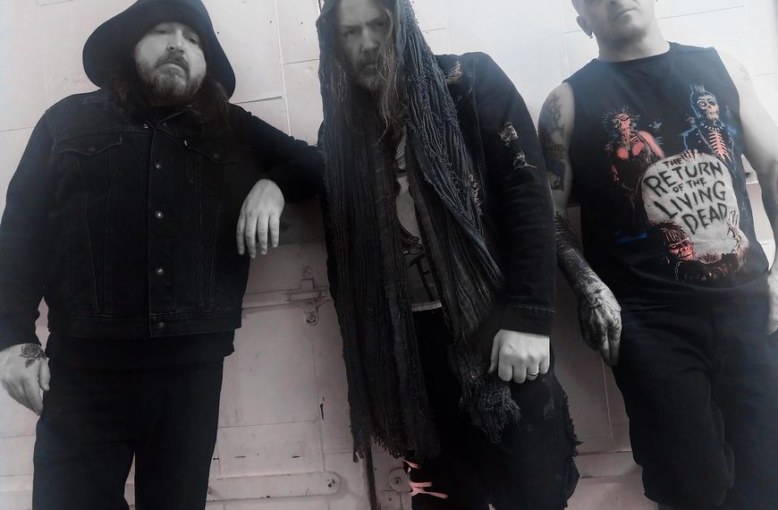 IX of Blades Lança Álbum Conceitual de Post-Black Metal “Way of The Midnight Wave”