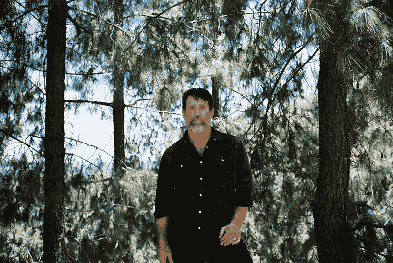 Chuck Ragan, voz do Hot Water Music, faz turnê solo acústica no Brasil em 2027