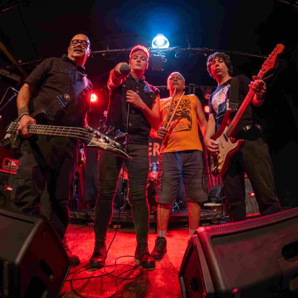 Novo álbum do Cólera chega à coleção “Red Star Sessions”, que reunirá 10 LPs para celebrar a história da música independente brasileira