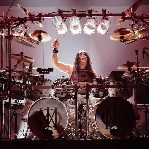 Mike Mangini estreia no Godsmack durante atual turnê da banda