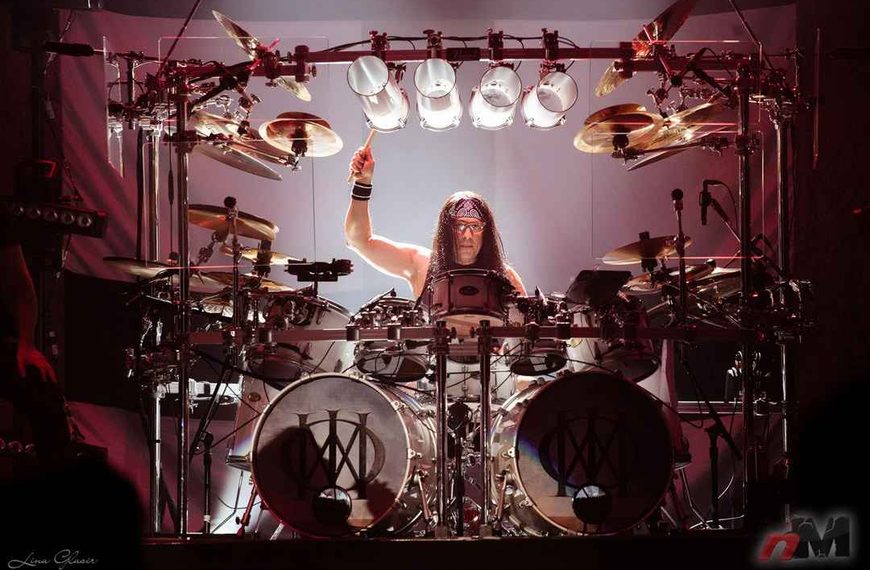 Mike Mangini estreia no Godsmack durante atual turnê da banda