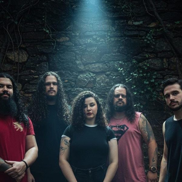 Indjent une peso, flow, groove e brasilidade em seu novo single e videoclipe “Sujeira”