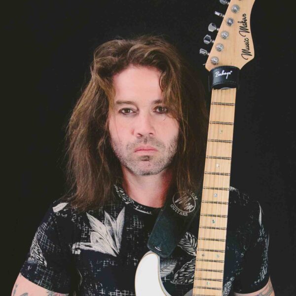 Kiko Shred, guitarrista do Viper, se une ao vocalista italiano Fabio Lione em turnê por 19 cidades brasileiras