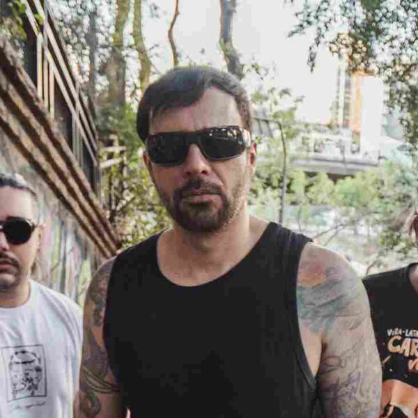 REEXISTA transforma resistência e esperança em rock pesado e emocional em álbum de estreia