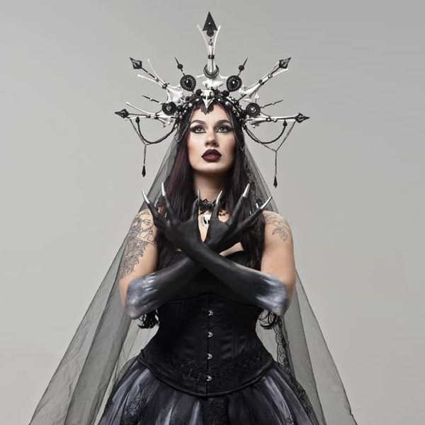 Soulwitch explora Inquisição, bruxaria e transcendência no videoclipe ‘Teufelsbuhlschaft’