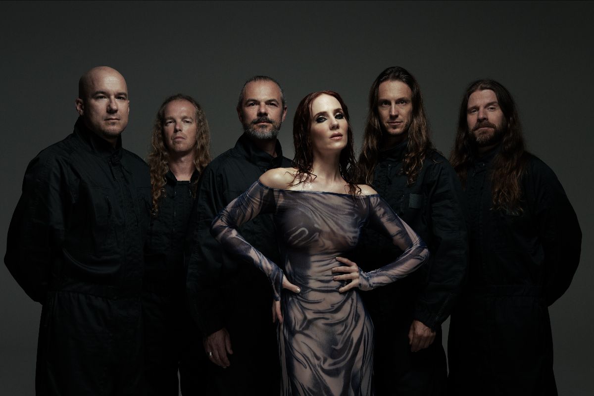 EPICA lança videoclipe ao vivo de “Sirens – Of Blood And Water (Live at Ziggo Dome)” com Alissa White-Gluz, Elize Ryd e Charlotte Wessels