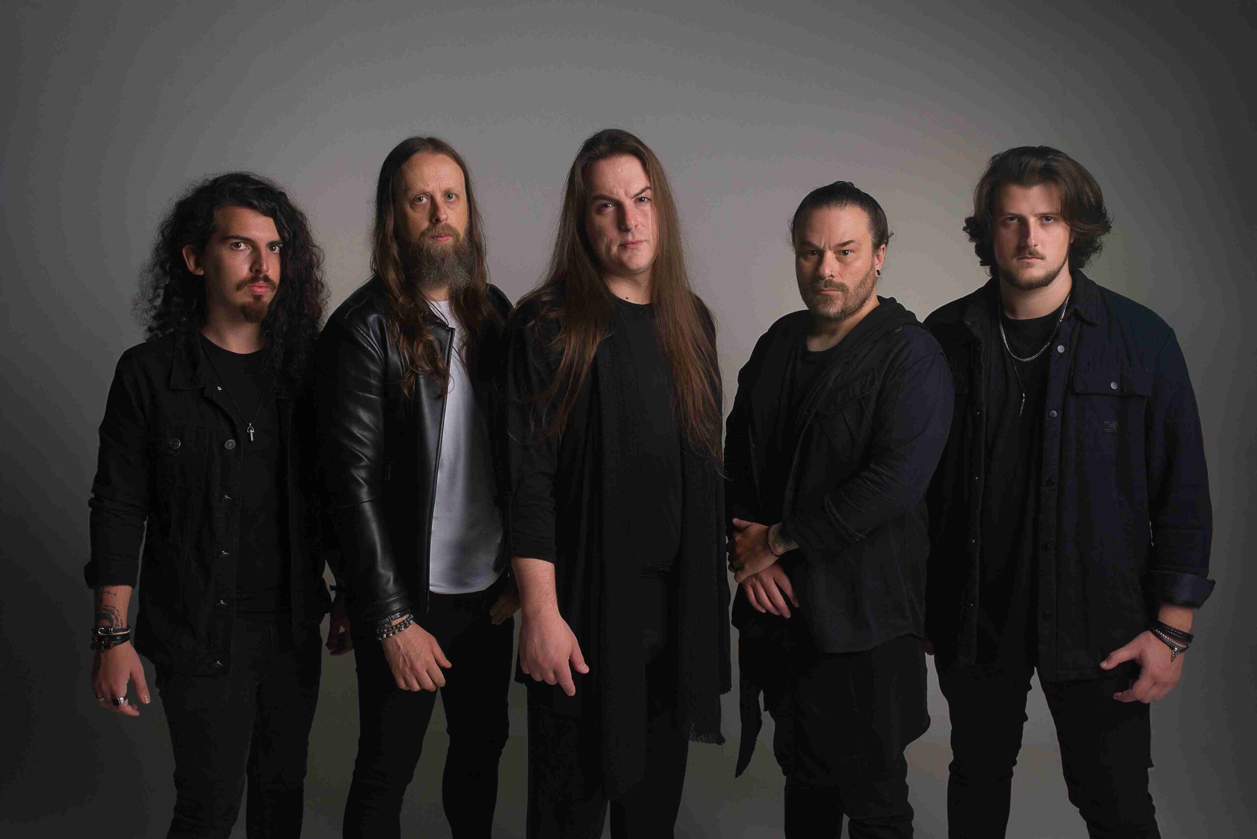 HIBRIA lança “Against the Wall”, novo single inspirado no confronto com os limites da existência