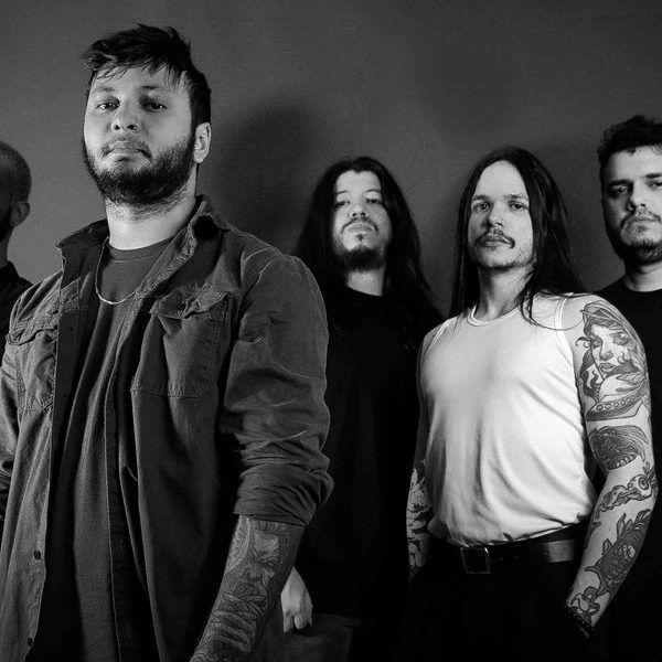 Blakkesis questiona a desumanização e a artificialidade moderna no single e videoclipe de “Plastic Dreams”