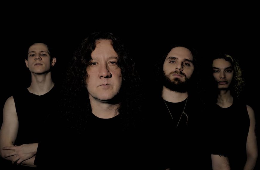 Fabiano Negri e Bebê Diabo transformam a brutalidade da guerra em heavy metal no novo single “Highlands”