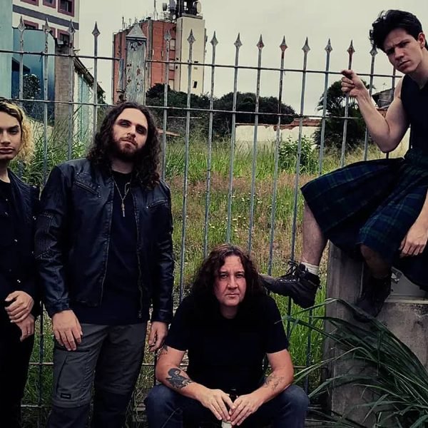 Fabiano Negri e Bebê Diabo transformam a dor da depressão em heavy metal no novo single “Greetings From Sadness”