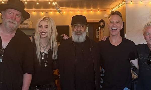 Soundgarden se une a Taylor Momsen e Mike McCready para apresentação no Seattle Seahawks
