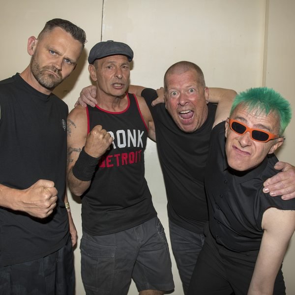 Cockney Rejects, com Olga do Toy Dolls, retorna ao Brasil em 2027