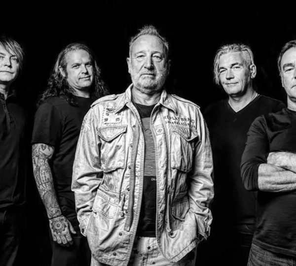Peter Hook & The Light retorna a São Paulo para apresentar clássicos do Joy Division
