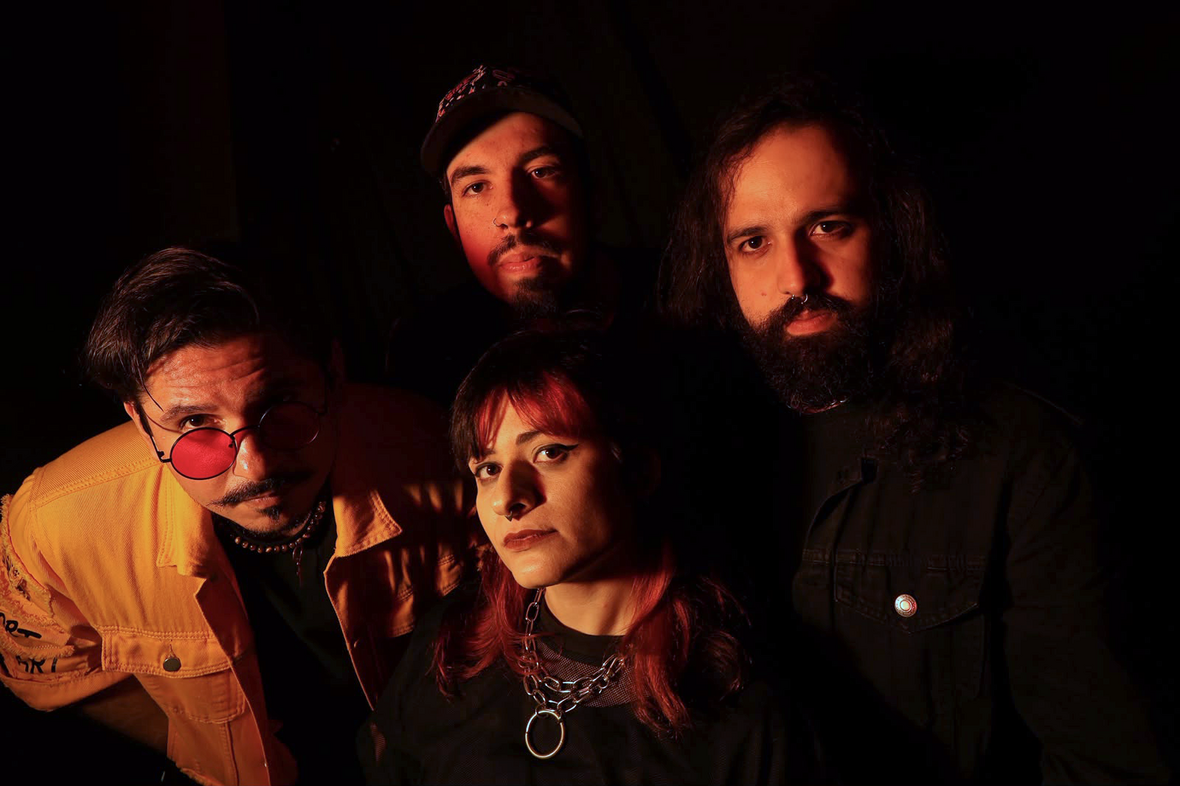 Radioativa flerta com metal alternativo e alt-rock em Angústia, 1º single do álbum Retalhos