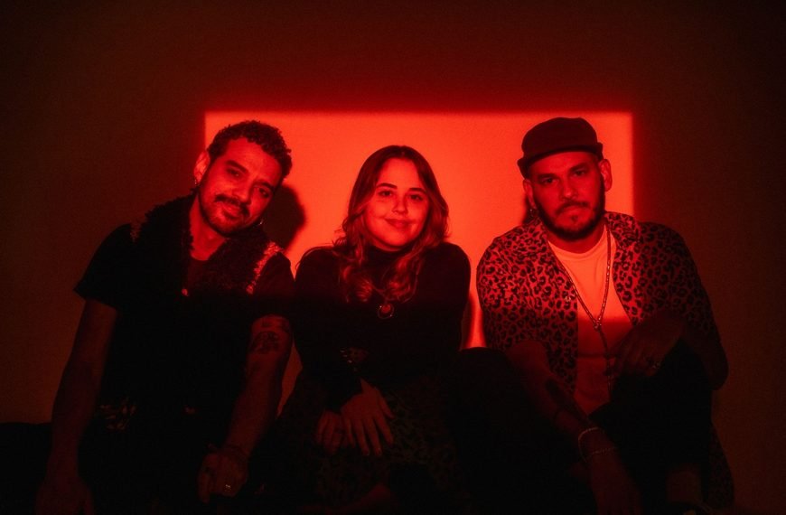Camaleônica convoca a reconciliação popular em “Aquelas Coisa”, novo single que antecipa período eleitoral